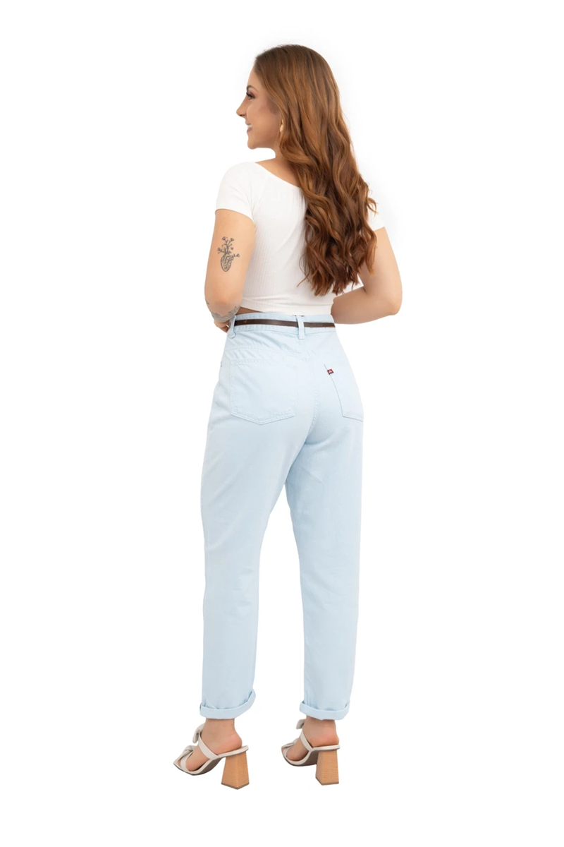 CALÇA FEMININA MOM SARJA BOLSOS CINTO DE COURO CAMBOS JEANS